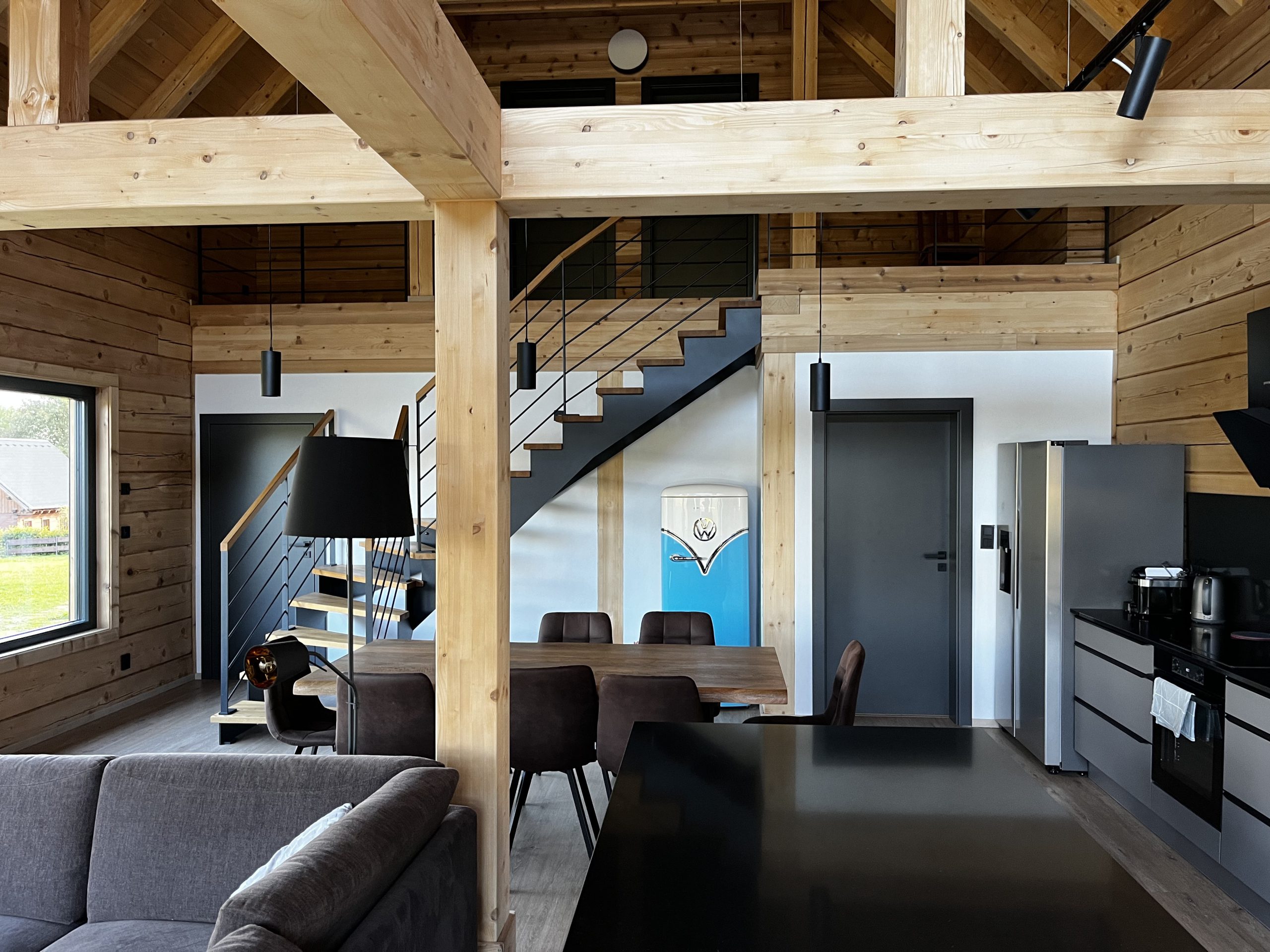 Wohnzimmer mit Kochnische