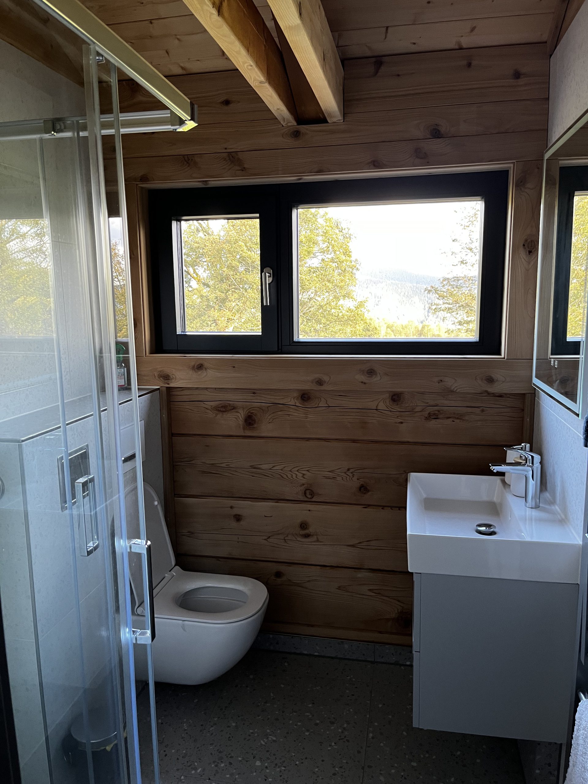 Badezimmer im 1. Stock